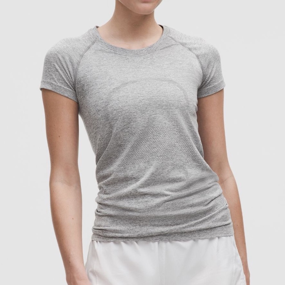 Gray lululemon women’s swiftly tech short sleeve shirt